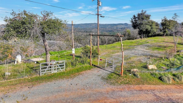 10263 HAM LUDDY RD, MOUNTAIN RANCH, CA 95246 - Image 4d2e2698abf0ab8f2c391b48df10dcd7/316977204