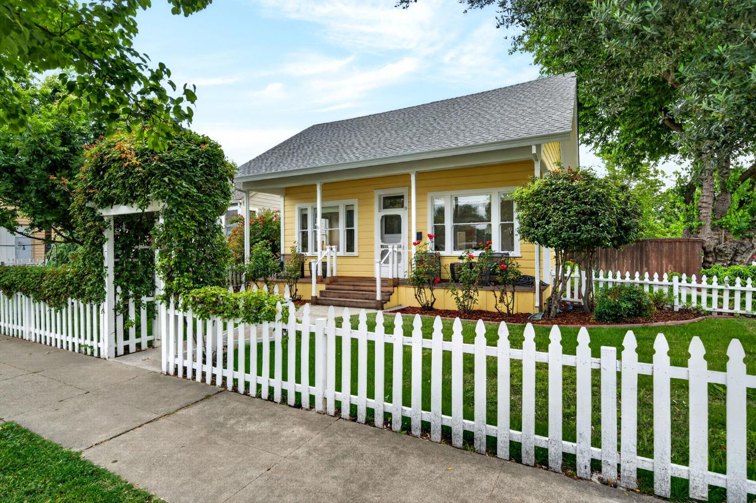 923 3rd Street