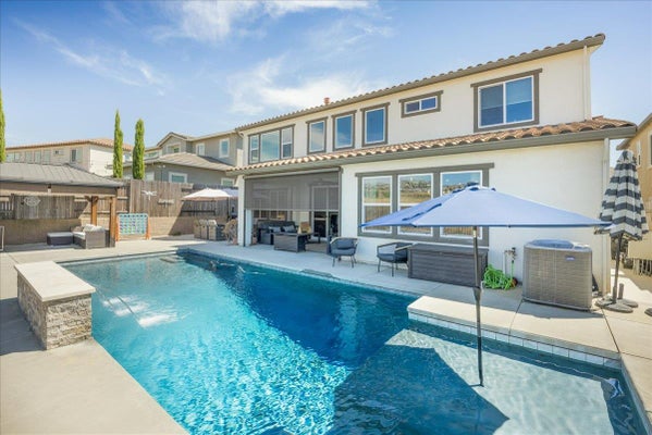 3305 GOPHER RIDGE DR, FOLSOM, CA 95630 - Image 4d470fc66db4faceea7502a42e680cae/2570480286