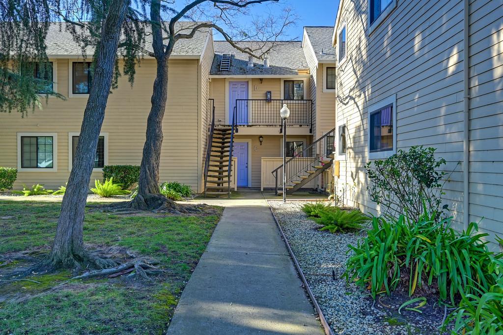 7445 Auburn Oaks Court H