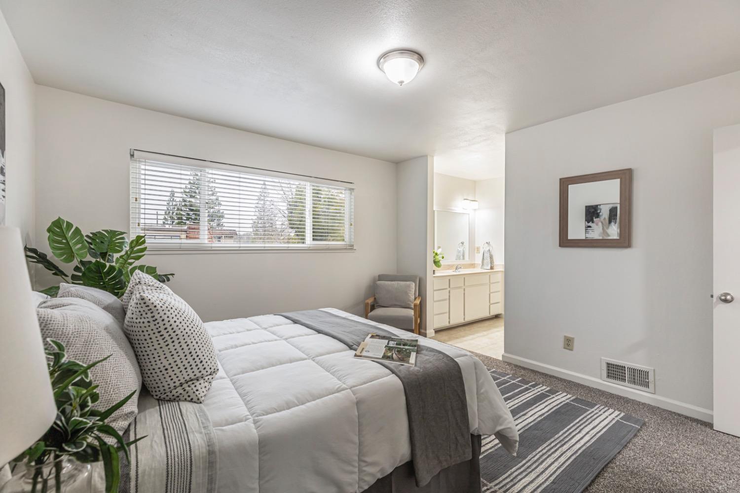 2342 Via Camino Avenue