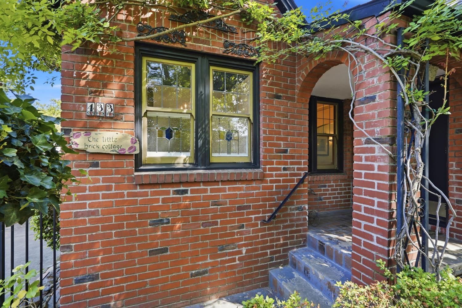 433 41st Street