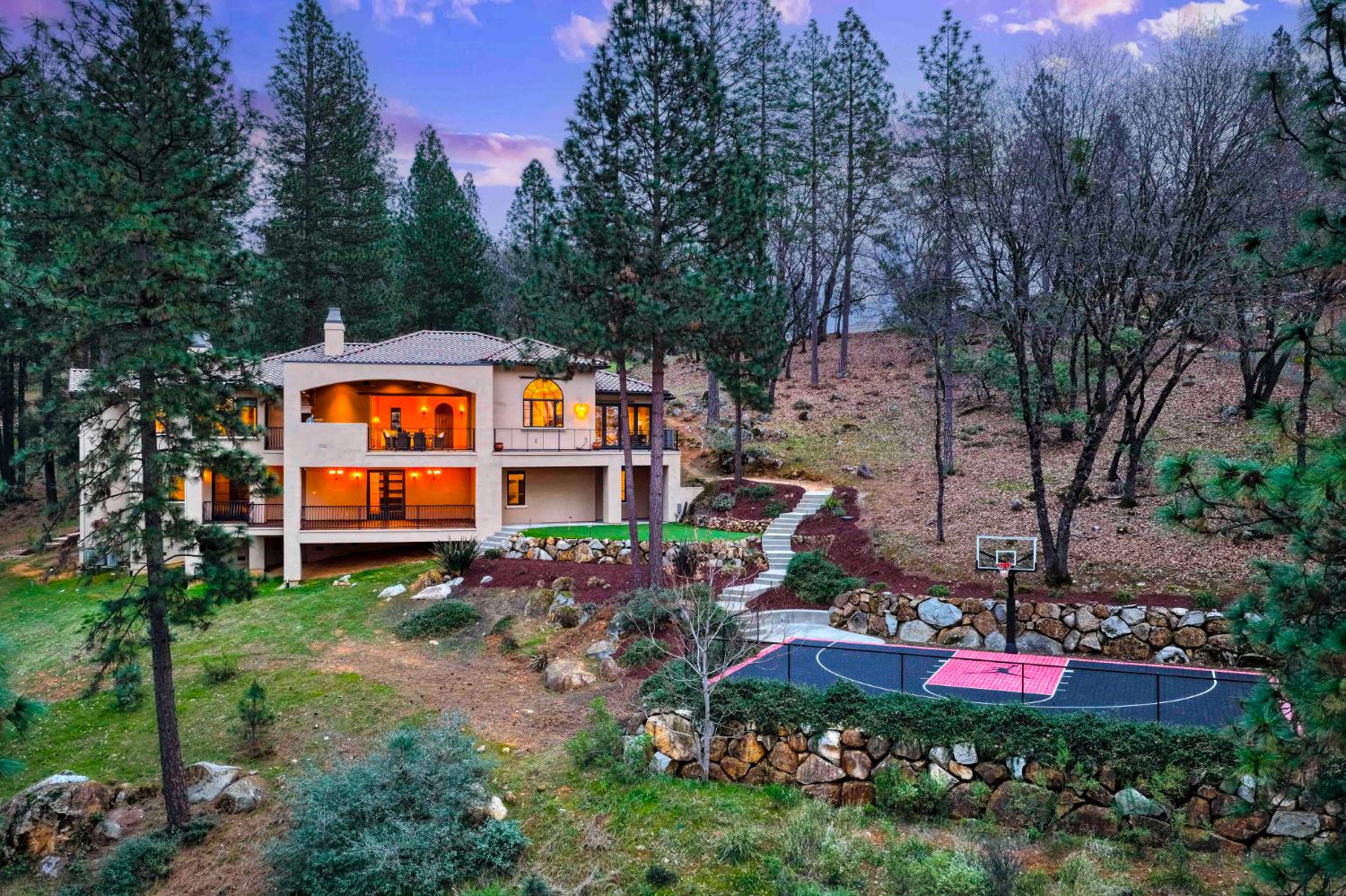 1240 Forest View Drive