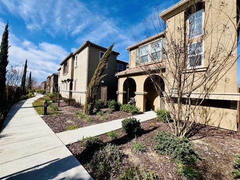 4722 Ocean Lane Elk Grove CA 95757