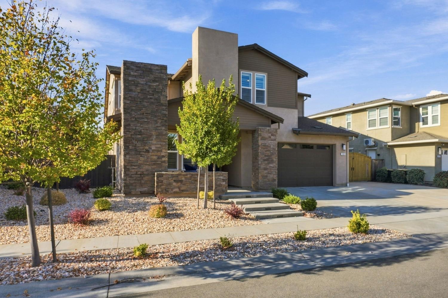 1009 Fence Post Way