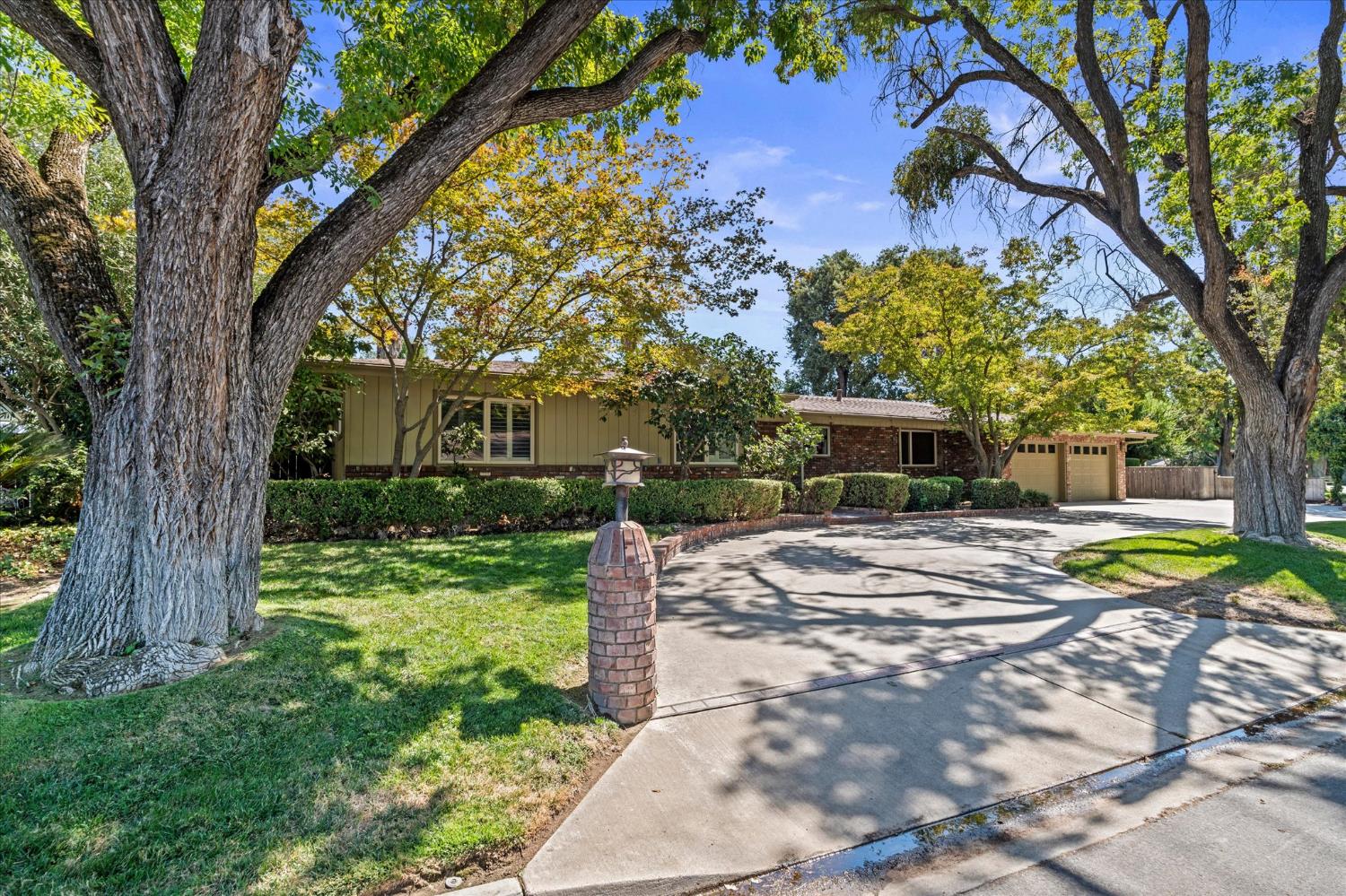 1010 Edgebrook Drive