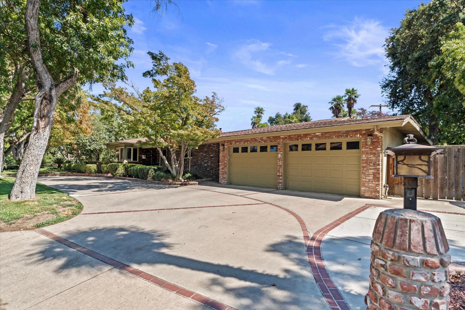 1010 Edgebrook Drive