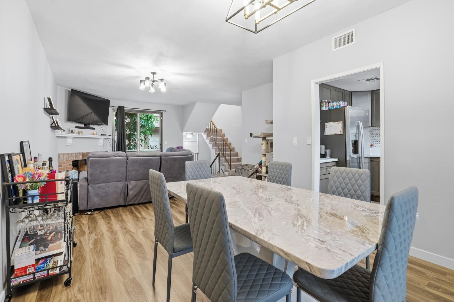 6540 Hayvenhurst Avenue #3