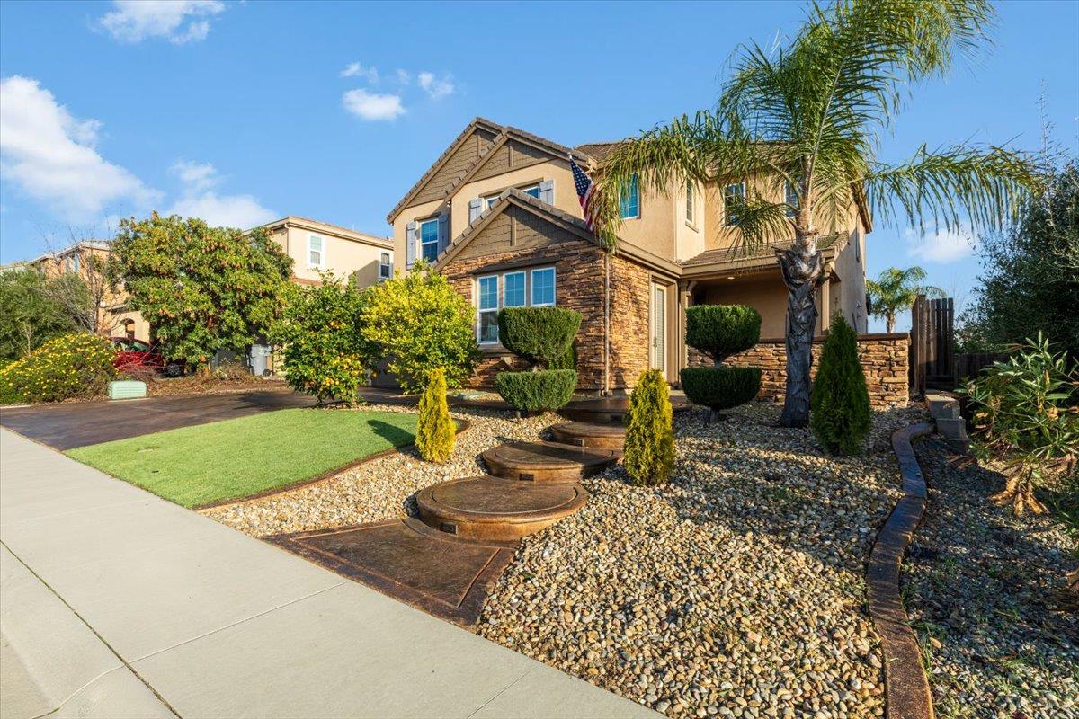 5658 Saratoga Circle