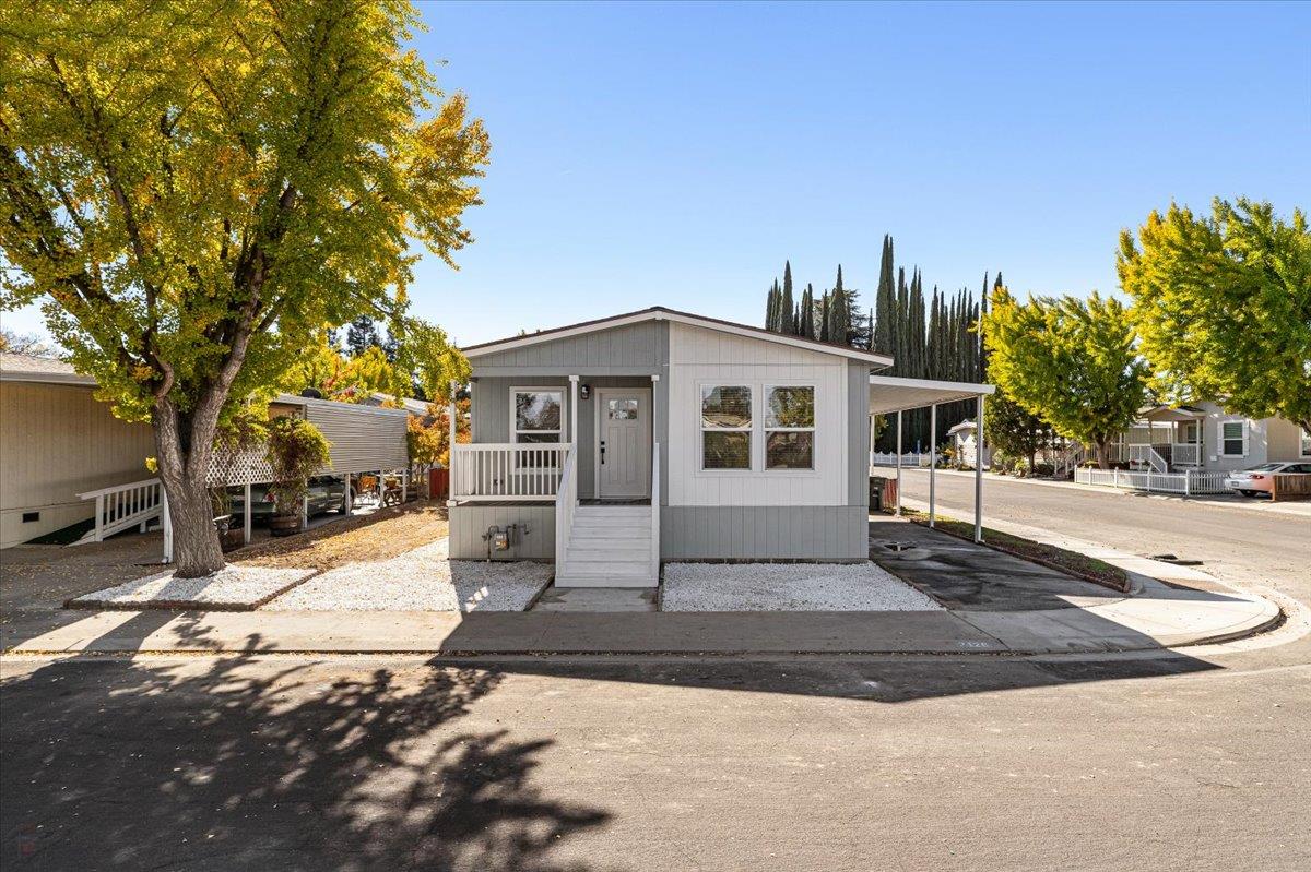 2128 Barrington Lane