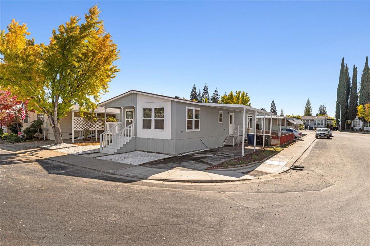 2128 Barrington Lane