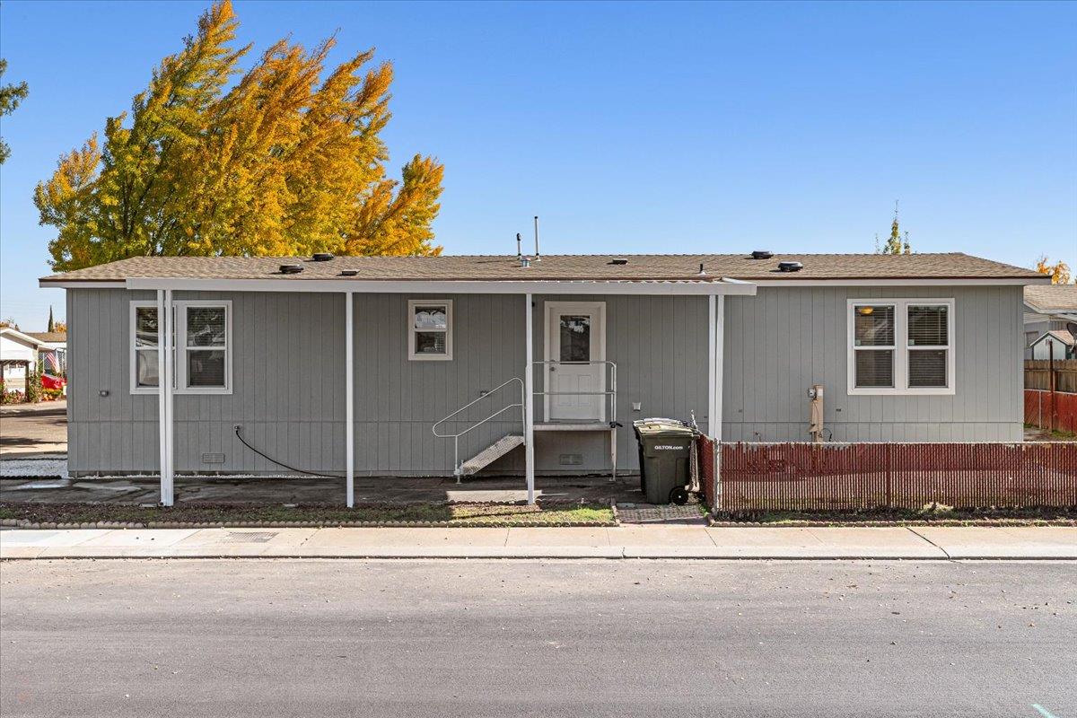 2128 Barrington Lane