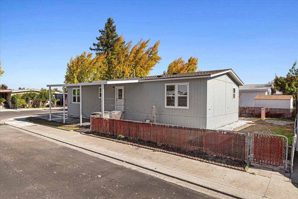 2128 Barrington Lane