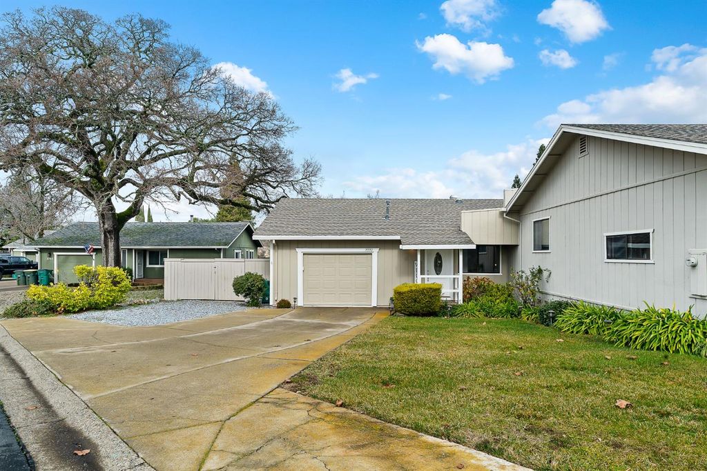 Photo of 2797 Oak Creek Court, Cameron Park, CA 95682 (MLS # 226006208)