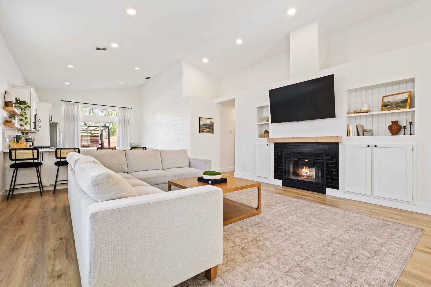 4767 Morgan Oak Court