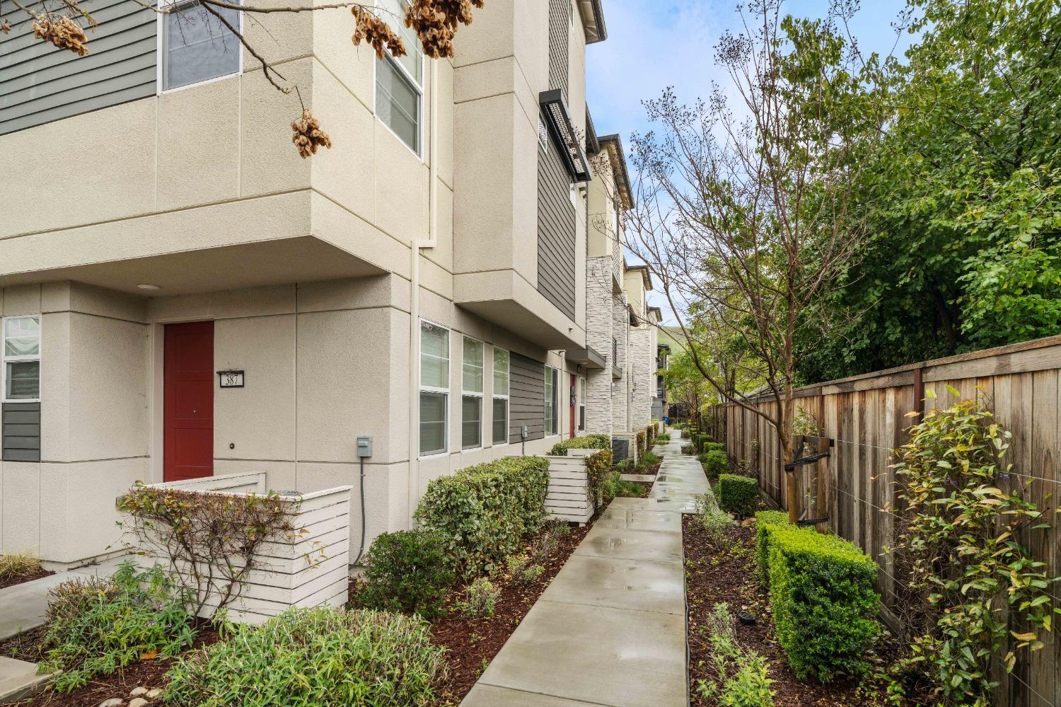 395 Rhythm Lane