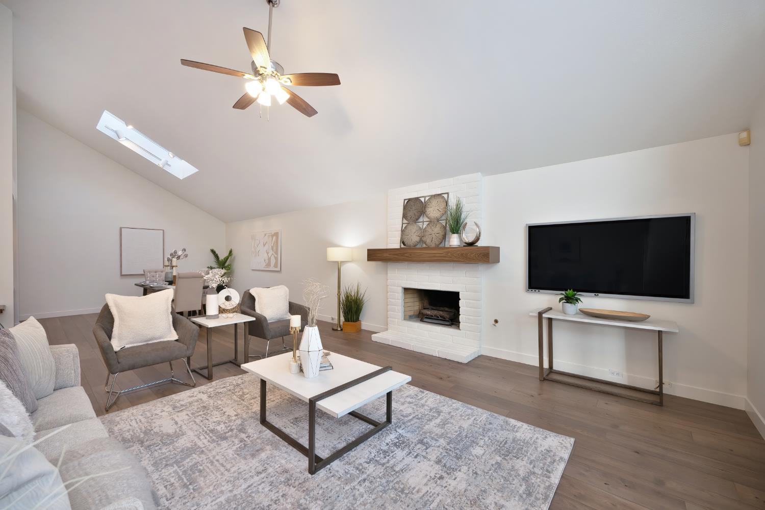 1828 Discovery Village Lane