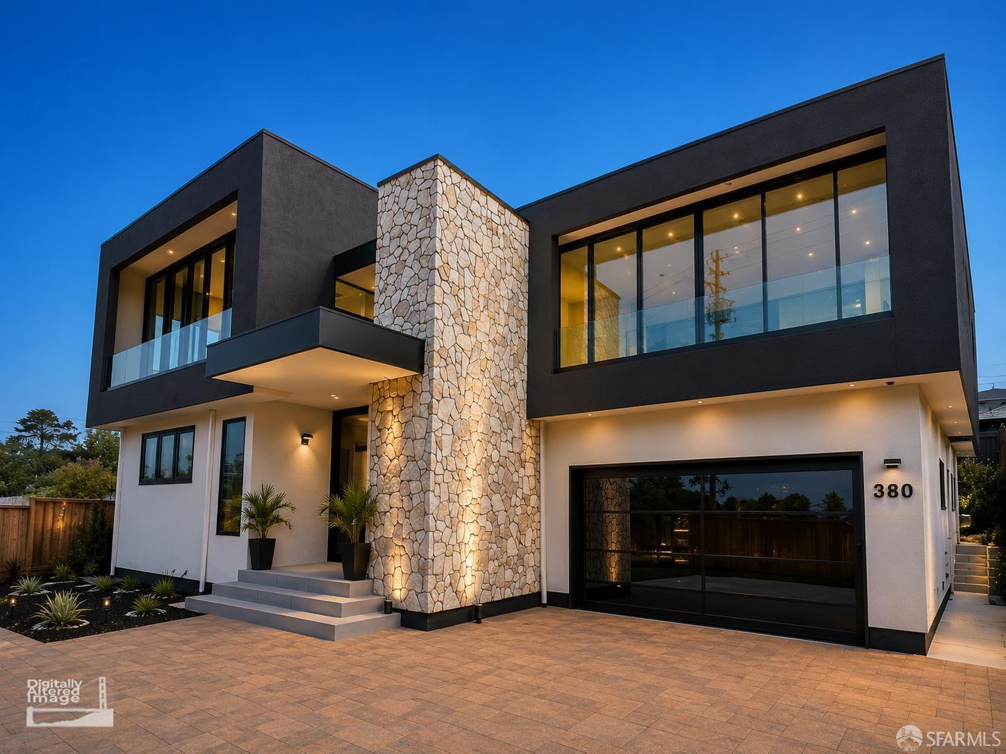 380 Medio Avenue