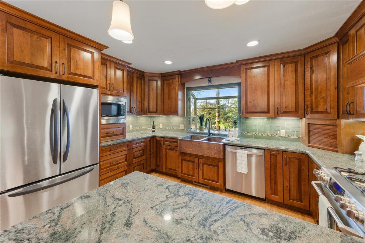 13542 E Home Place