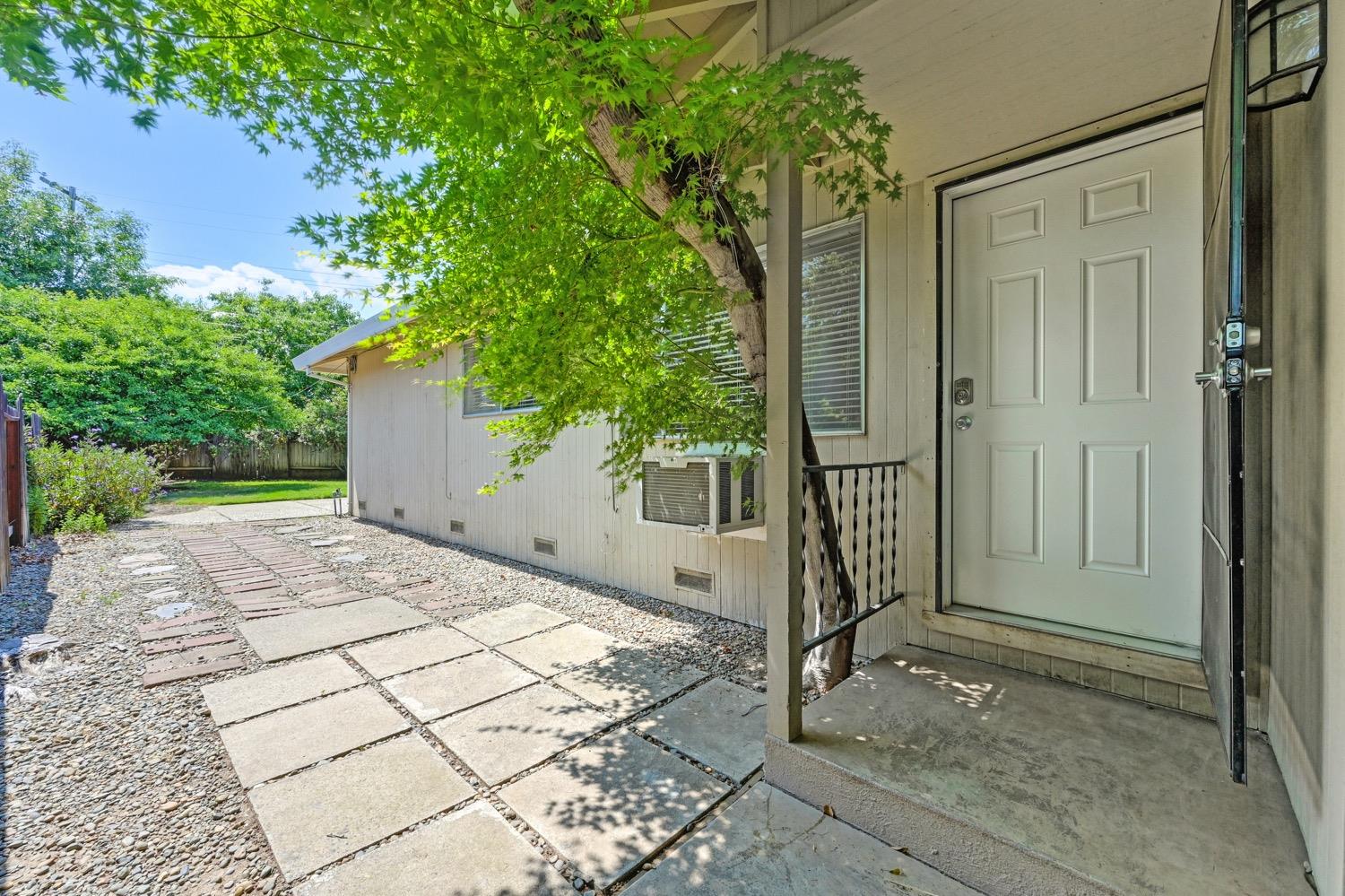 1424 Topaz Way