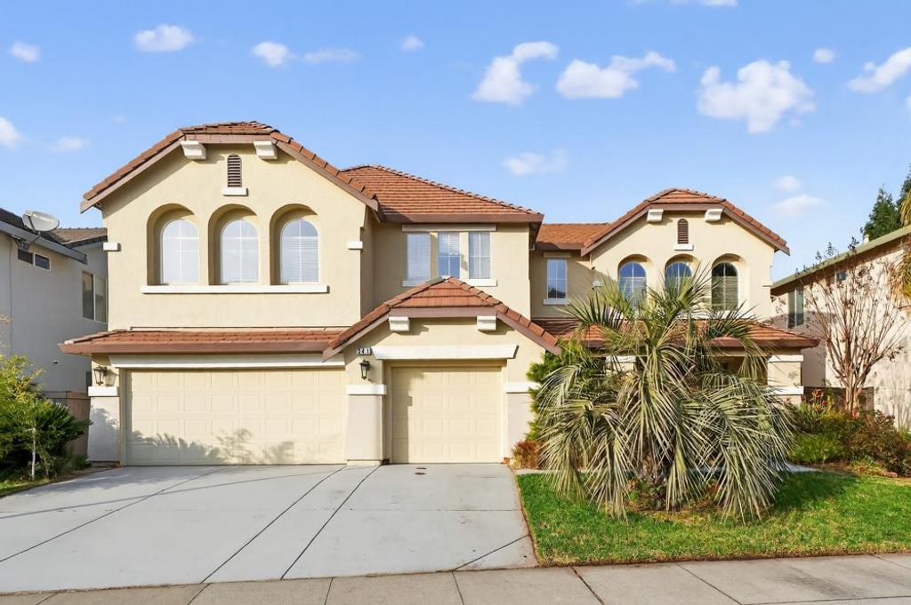 Photo of 341 Menard Circle, Sacramento, CA 95835 (MLS # 226006949)