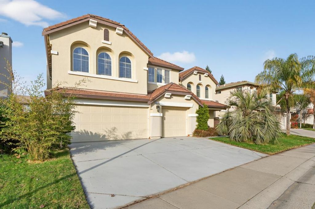 Photo of 341 Menard Circle, Sacramento, CA 95835 (MLS # 226006949)