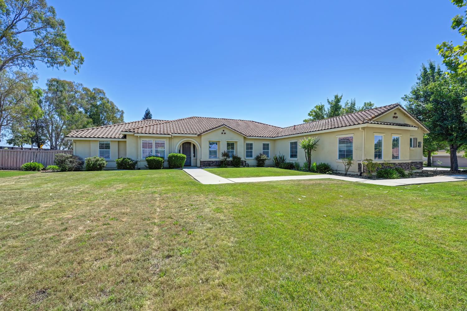8001 Stallion Way