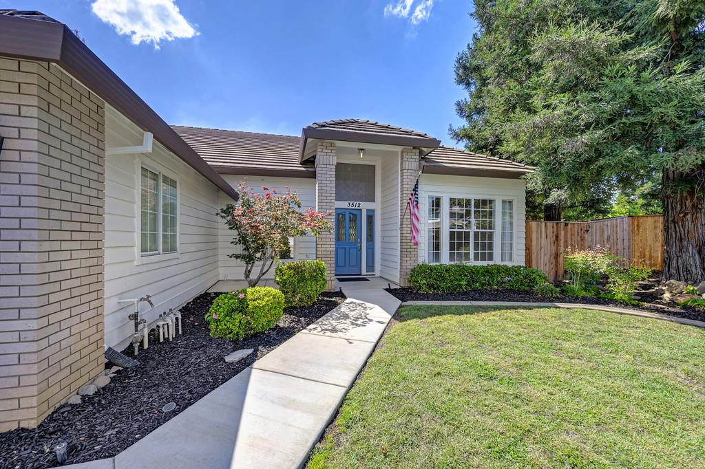 3512 Fieldcrest Court