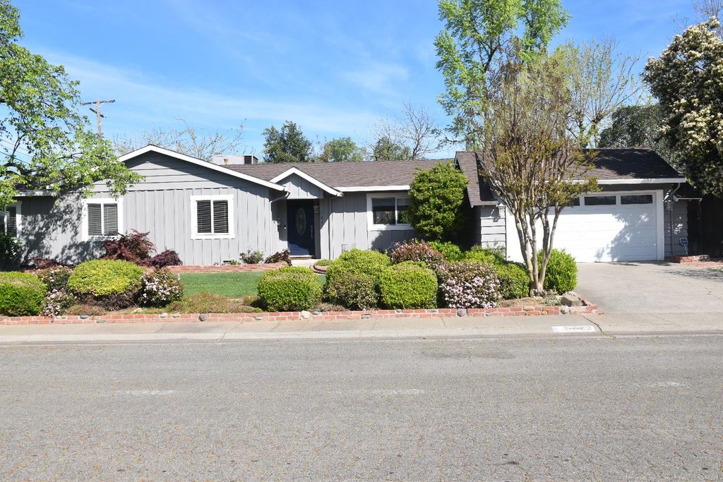 Photo of 5443 Aris Way, Carmichael, CA 95608 (MLS # 226030199)