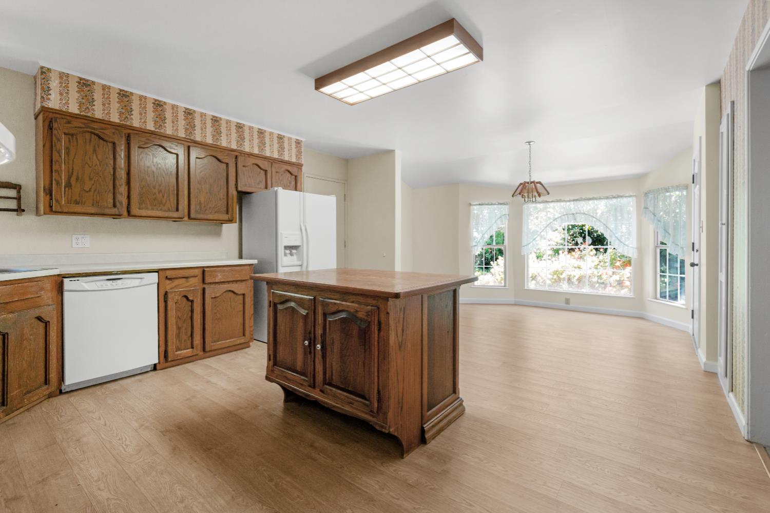 4617 Freeway Circle