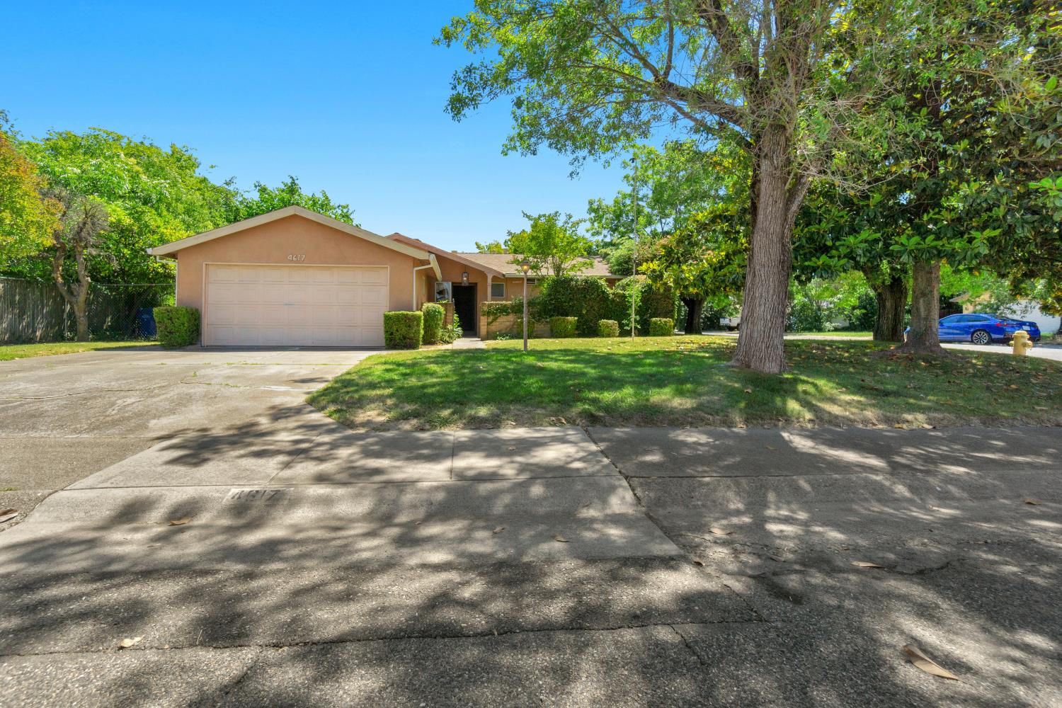 4617 Freeway Circle