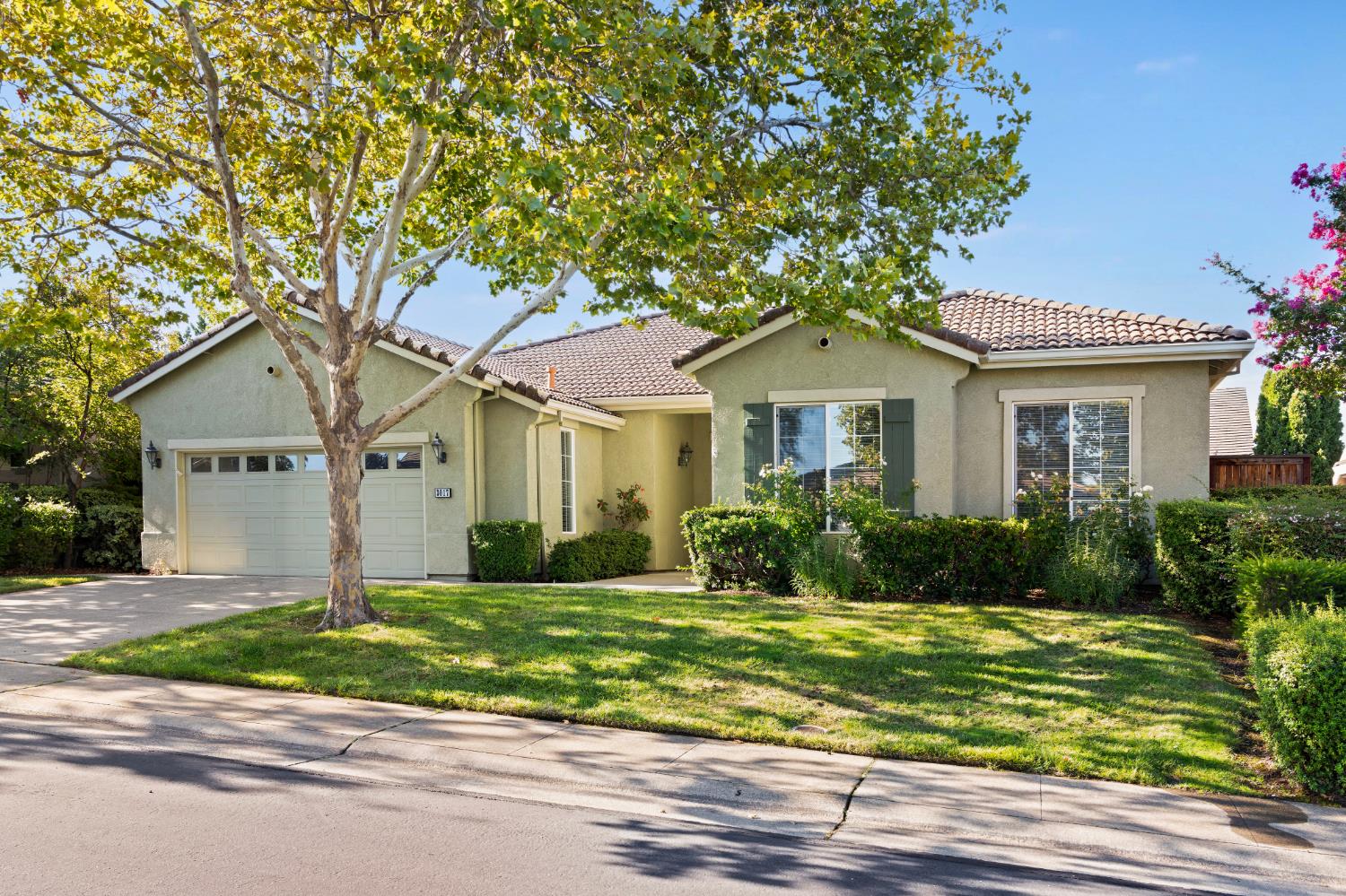 3017 Crestwood Way