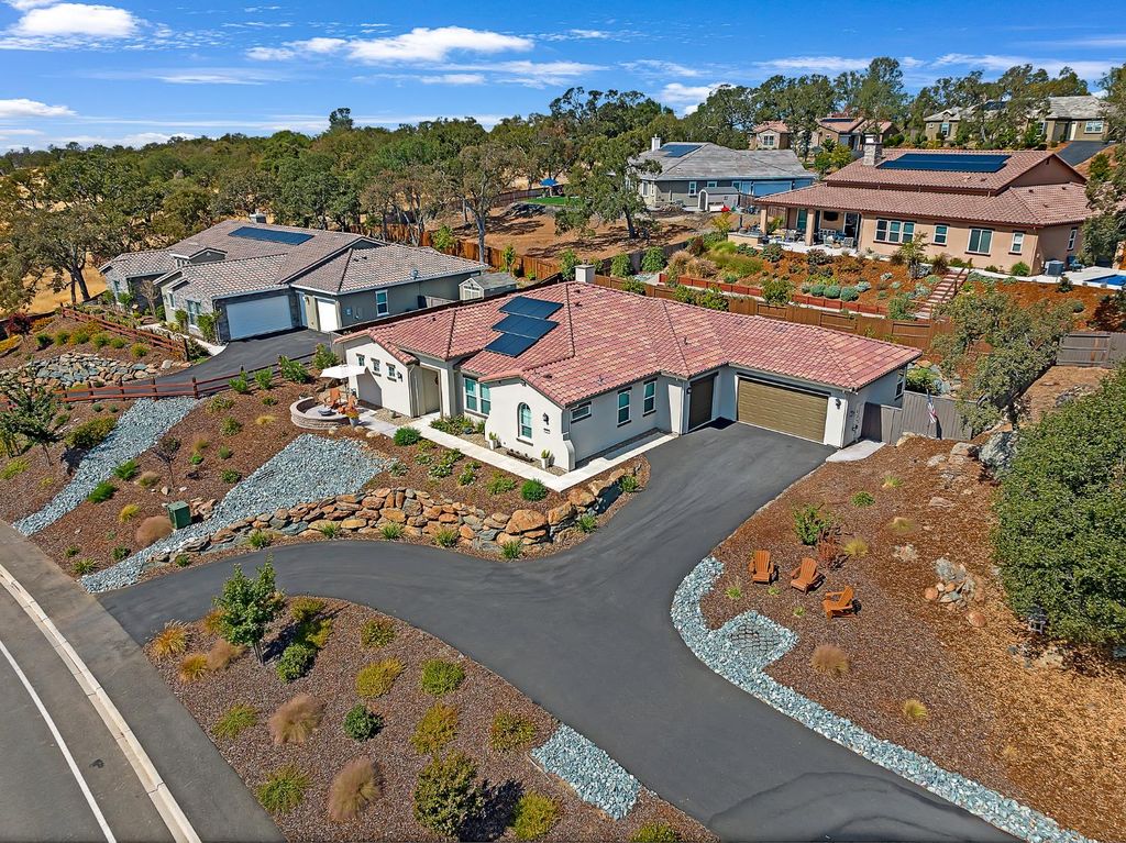 Photo of 8567 Zinfandel Pkwy, Plymouth, CA 95669 (MLS # 225124784)