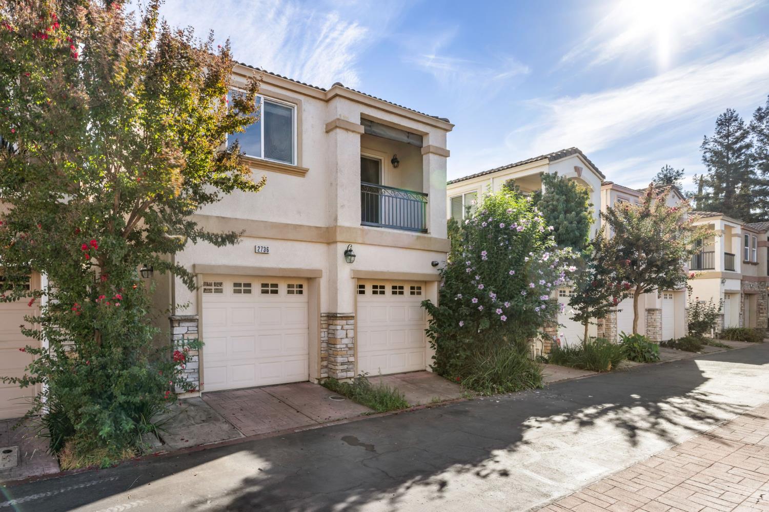 2736 Via Villaggio