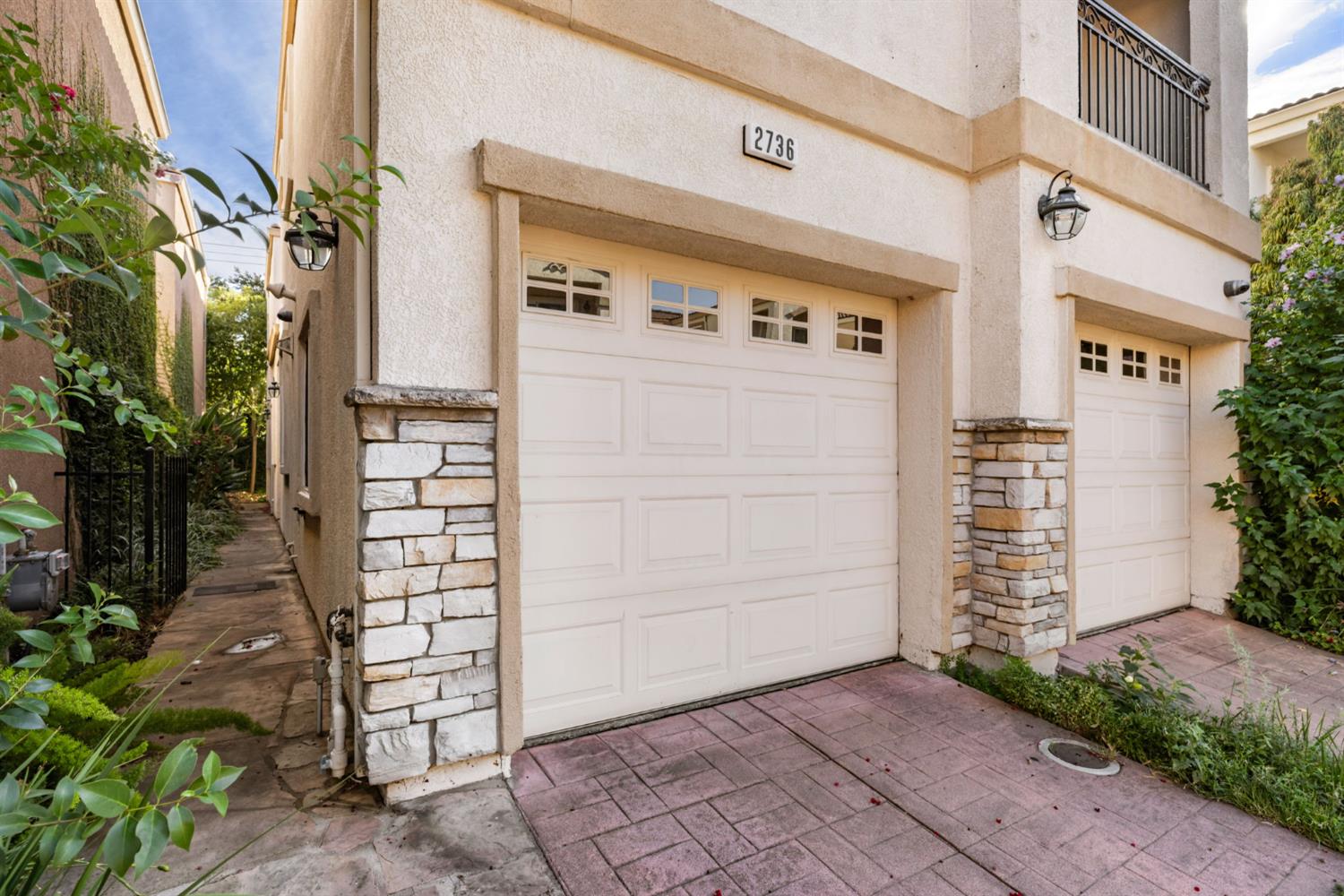 2736 Via Villaggio