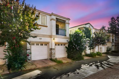 2736 Via Villaggio Sacramento CA 95864