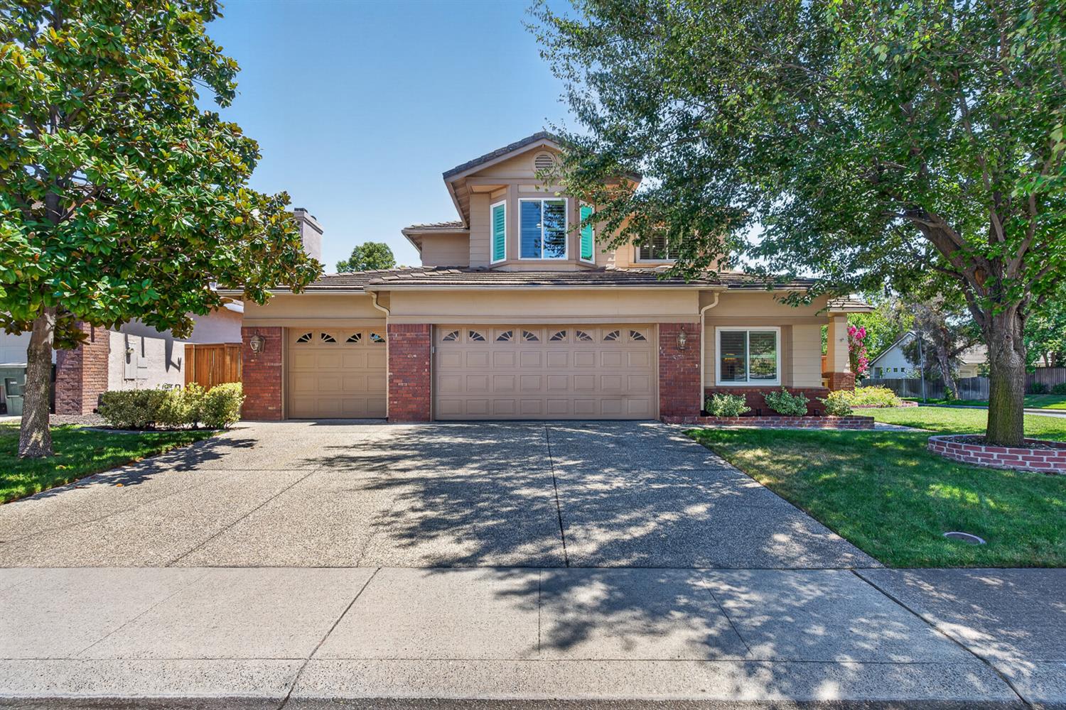 4911 Bradford Place