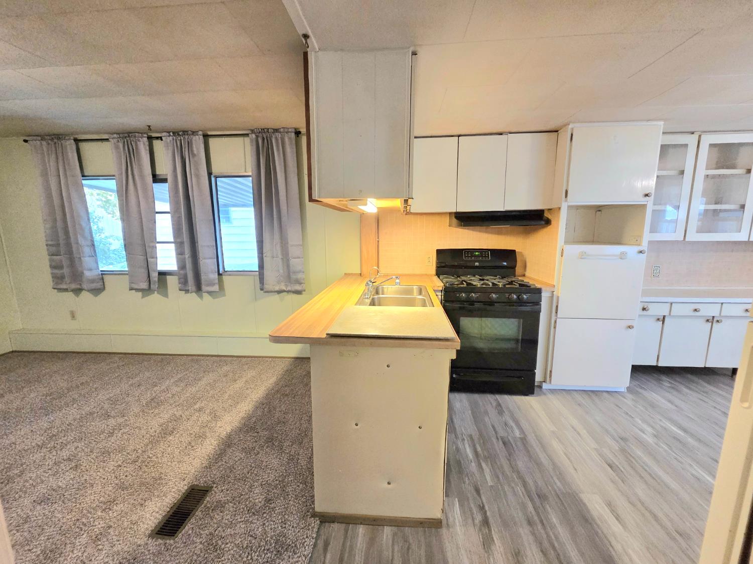 5935 Auburn Boulevard 4