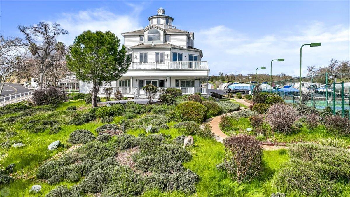 1046 Shoreline Drive