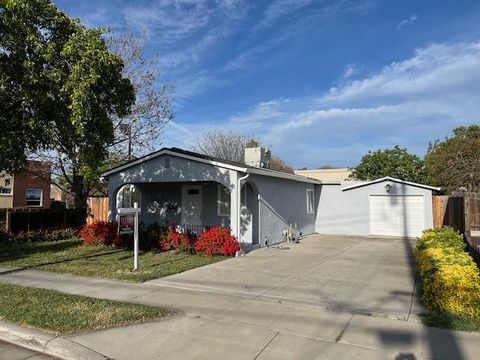 1520 E 1520 Bessie Ave, Tracy, CA 95376 - MLS#: 225045882