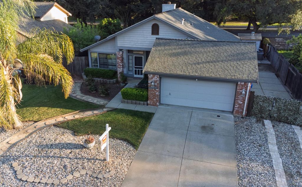 Photo of 8949 Laguna Place Way, Elk Grove, CA 95758 (MLS # 226033388)