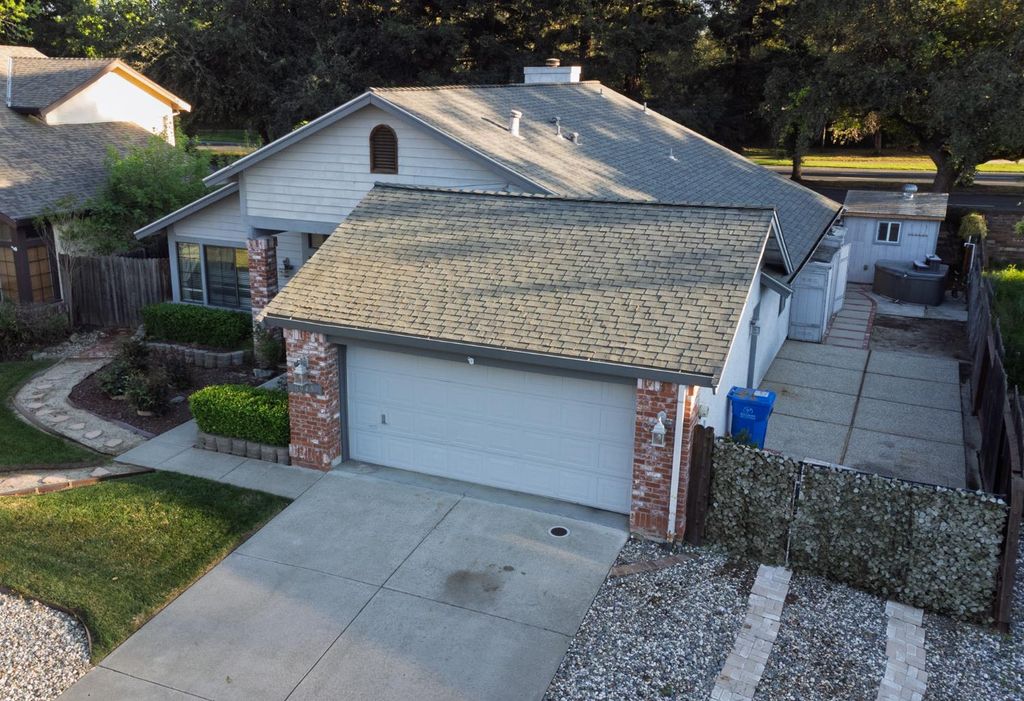 Photo of 8949 Laguna Place Way, Elk Grove, CA 95758 (MLS # 226033388)