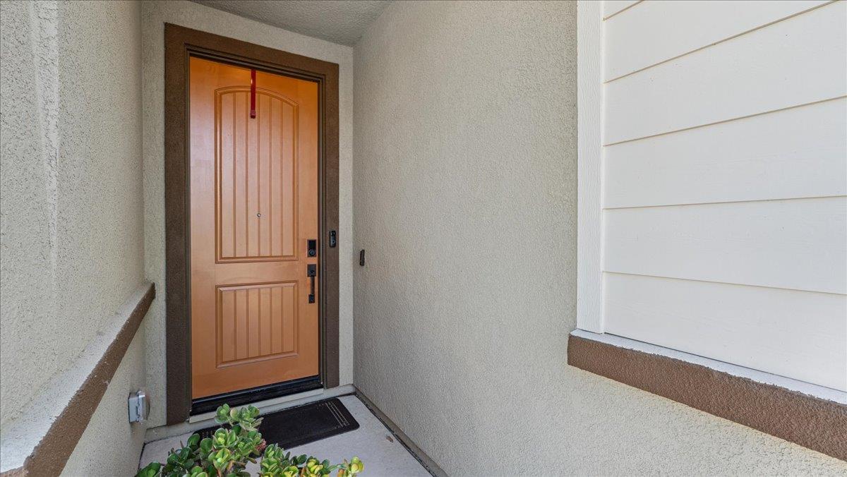 2115 Knotty Pine Way