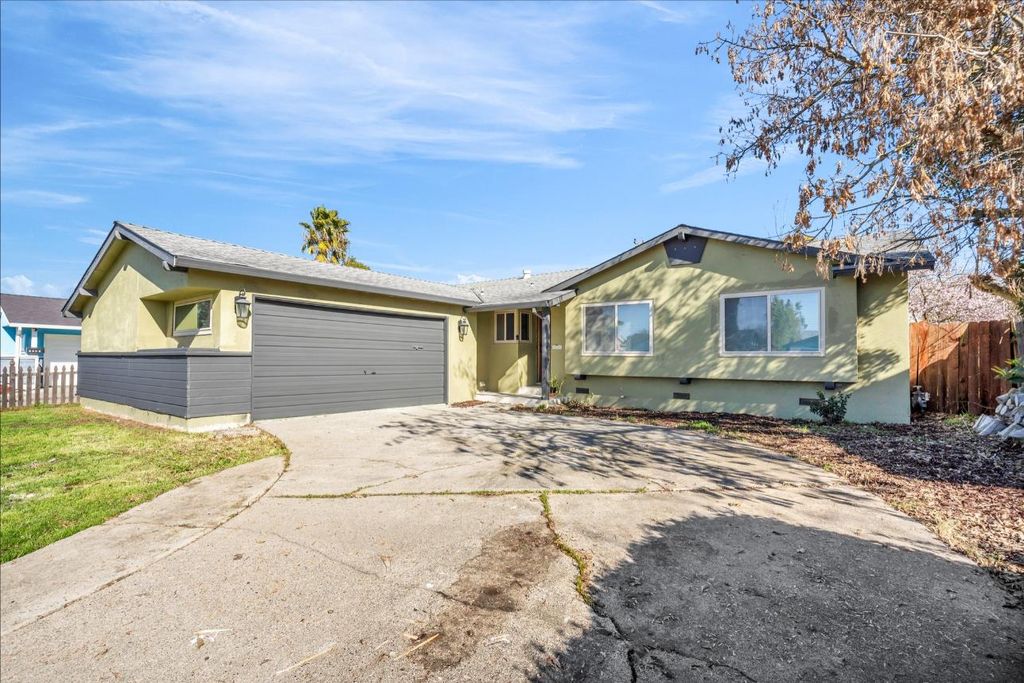 Photo of 2233 Babette Way, Sacramento, CA 95832 (MLS # 225132232)