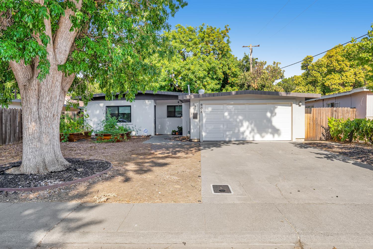 908 Craig Place