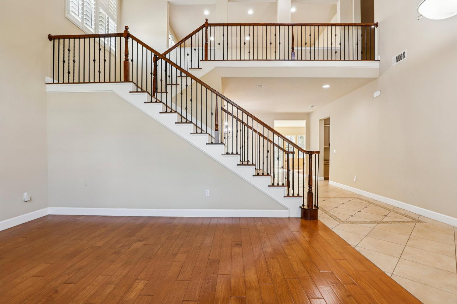 716 Chesterfield Way