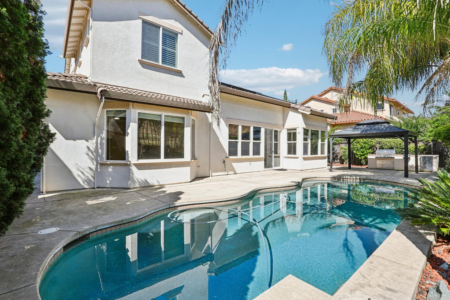 716 Chesterfield Way