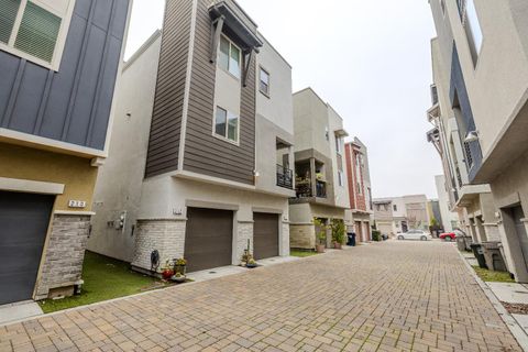 212 Log Pond Lane Sacramento CA 95818