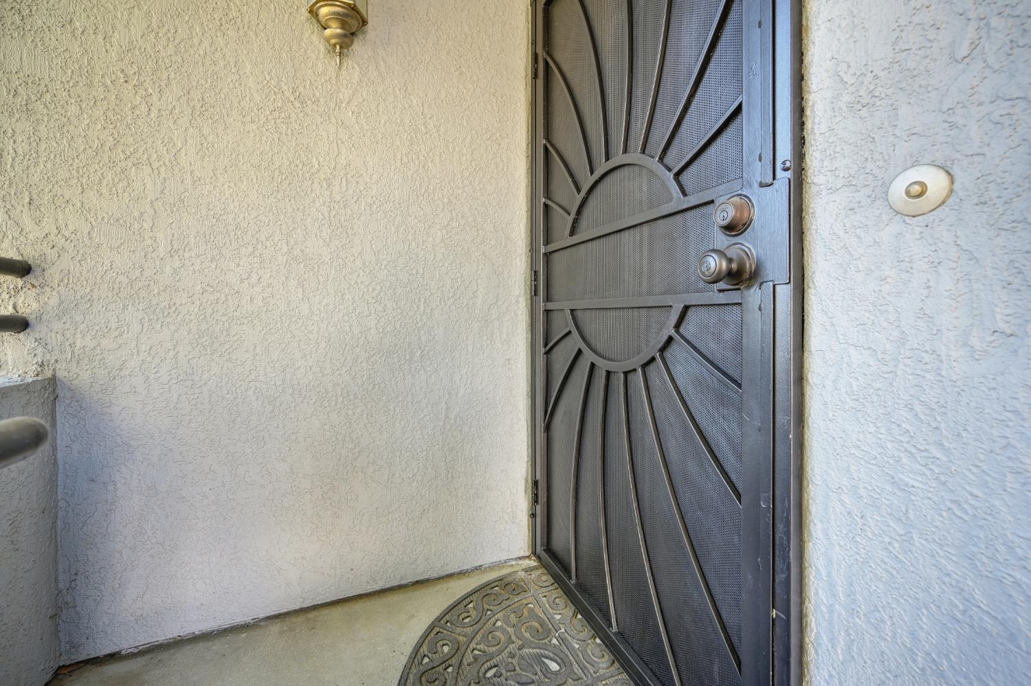 5201 Laguna Oaks Drive 156