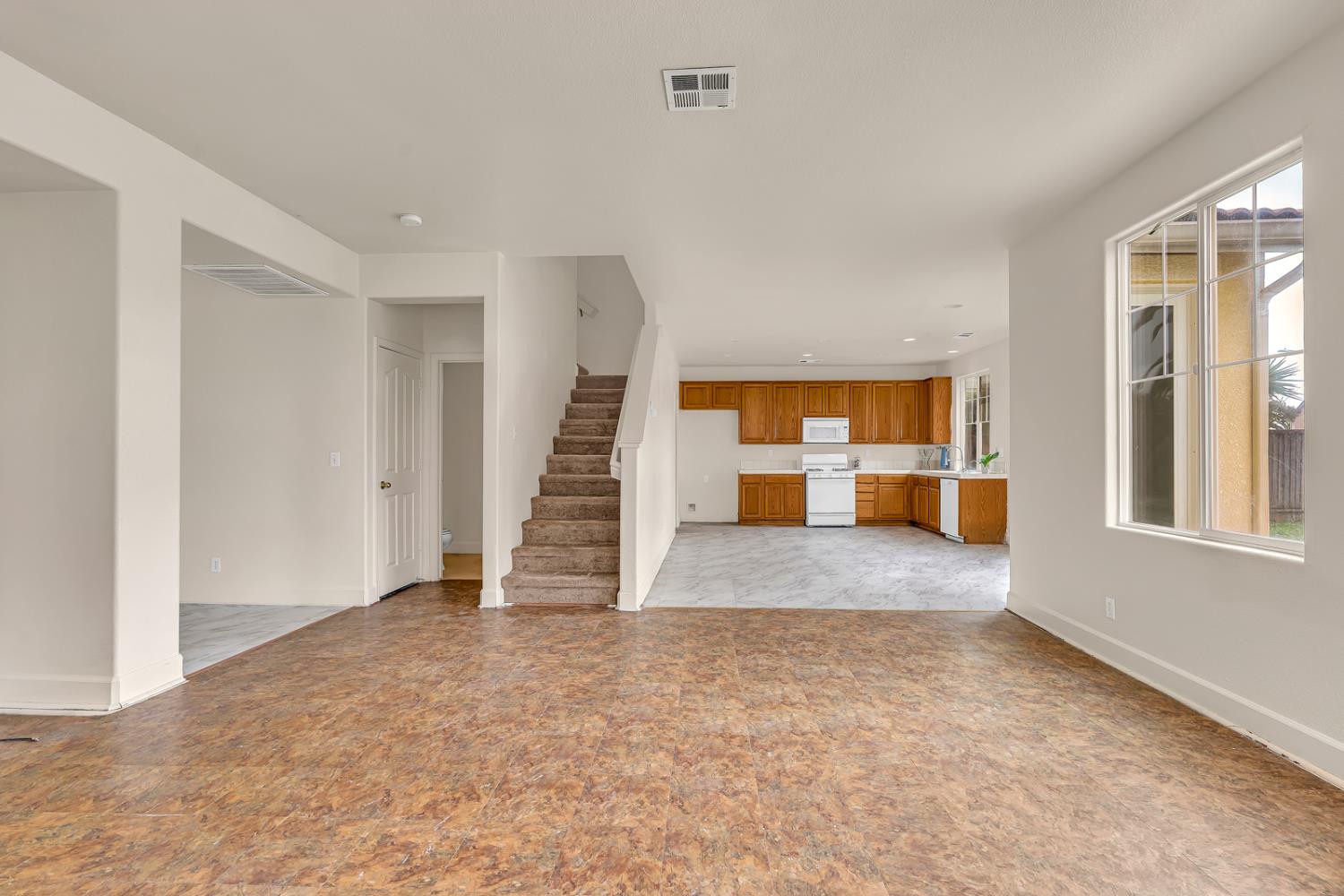 Los Banos, California 93635, United States, 4 Bedrooms Bedrooms, ,3 BathroomsBathrooms,Residential,Active,245790